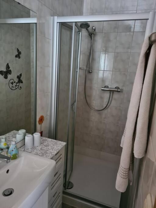 Gemuetliche Ferienwohnung Am Waldrand Elgersburg Exteriör bild