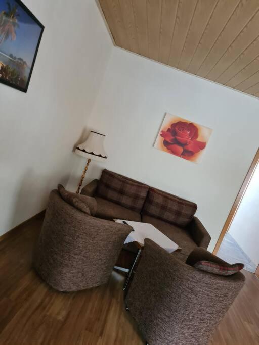 Gemuetliche Ferienwohnung Am Waldrand Elgersburg Exteriör bild